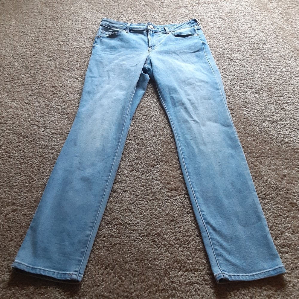 Old Navy Size 10 Power Straight Leg Stretch Light Wash Denim Jeans 30" Inseam